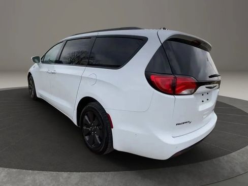 Used 2020 Chrysler Pacifica Limited w/ Advanced Safetytec Group FWD image 4