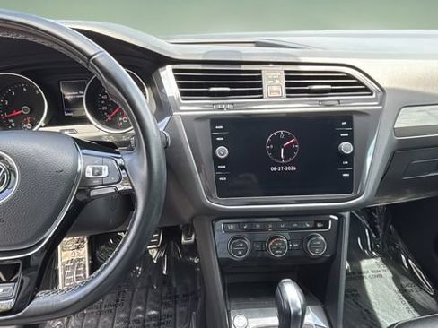 Used 2021 Volkswagen Tiguan SE R-Line FWD image 11