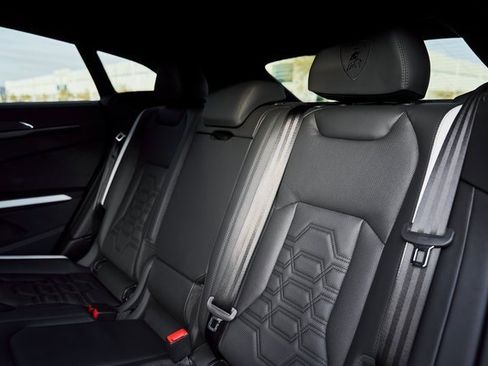 Used 2025 Lamborghini Urus SE image 45