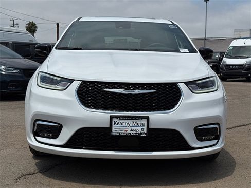 New 2025 Chrysler Pacifica Select image 5