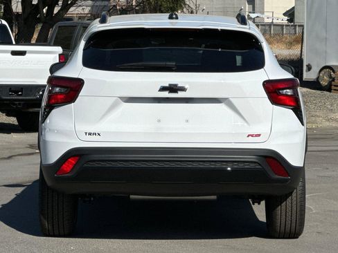 New 2025 Chevrolet Trax RS image 5