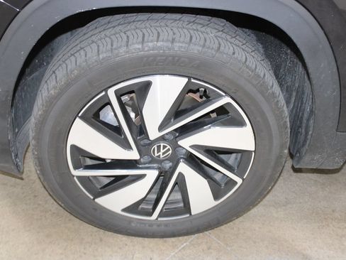 Used 2024 Volkswagen Atlas SE FWD image 35