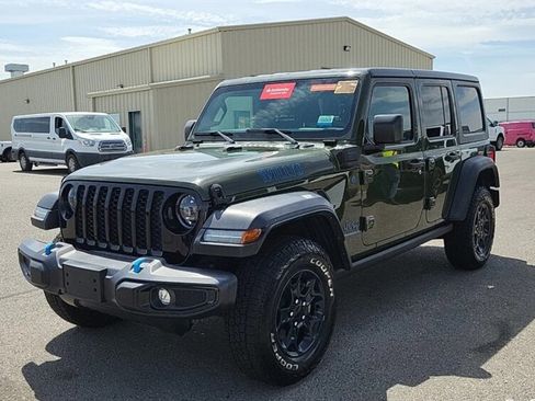 Used 2023 Jeep Wrangler Unlimited w/ Convenience Group AWD/4WD image 5