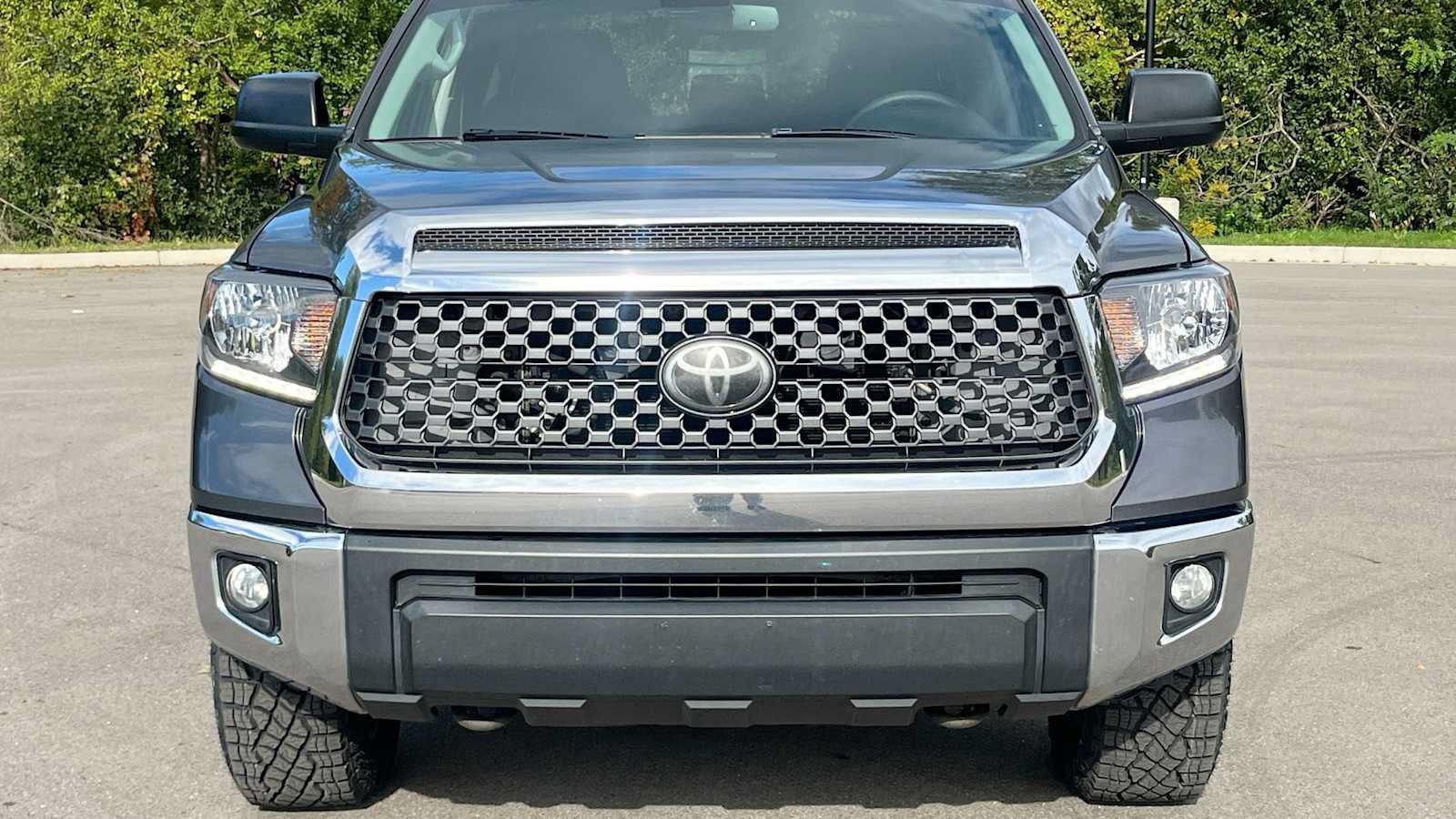 Used 2018 Toyota Tundra SR5 w/ SR5 Upgrade Package AWD/4WD image 22