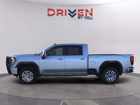 Used 2021 GMC Sierra 2500 Denali w/ Denali Ultimate Package image 3