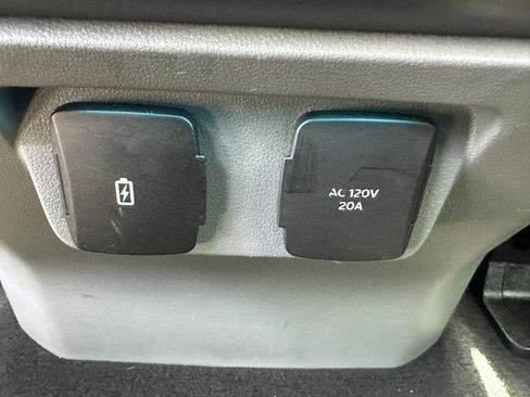 Used 2025 Ford F150 XLT w/ Equipment Group 301A Standard AWD/4WD image 21
