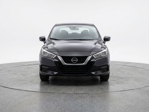 Used 2025 Nissan Versa SV FWD image 2