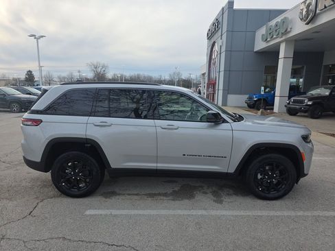 New 2026 Jeep Grand Cherokee Altitude AWD/4WD image 6