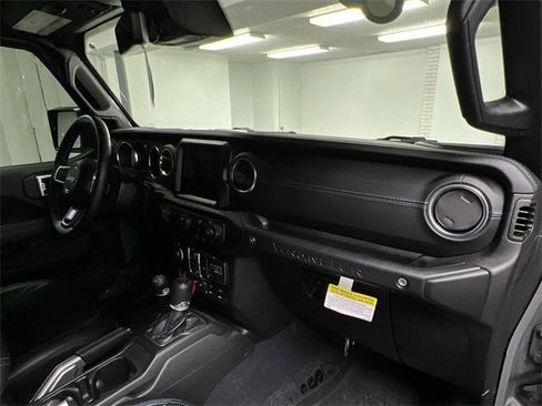 Used 2023 Jeep Wrangler Unlimited Rubicon 4xe w/ Steel Bumper Group image 29