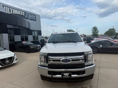 Used 2019 Ford F250 XLT AWD/4WD image 3