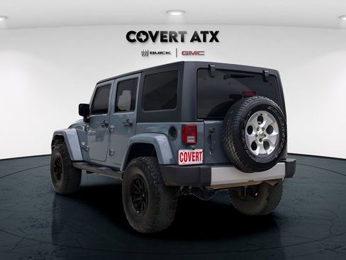 Used 2015 Jeep Wrangler Unlimited Sahara w/ Connectivity Group AWD/4WD image 6