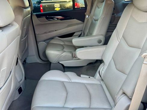 Used 2017 Cadillac Escalade Premium Luxury image 11