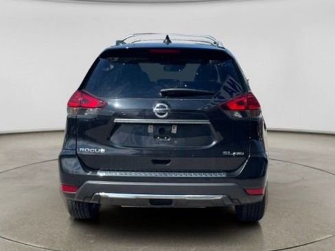 Used 2017 Nissan Rogue SL w/ SL Premium Package image 4