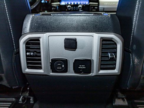 Used 2022 Ford F250 Lariat w/ Black Appearance Package image 22