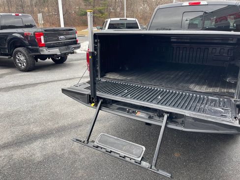 Used 2015 Ford F150 Platinum w/ Equipment Group 701A Luxury image 8