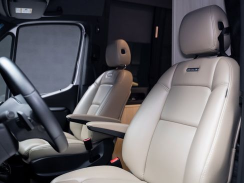 Used 2022 Mercedes-Benz Sprinter 144 Cargo image 58