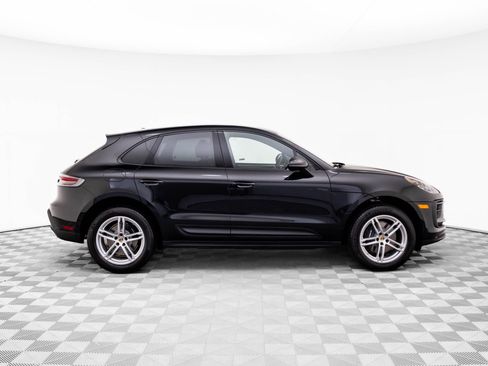 Certified 2025 Porsche Macan AWD/4WD image 8