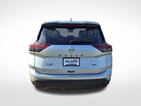 Used 2025 Nissan Rogue SV AWD/4WD image 7
