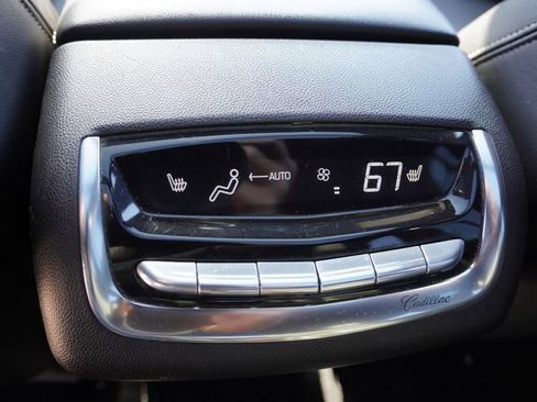 Used 2022 Cadillac XT6 Sport w/ Technology Package image 4