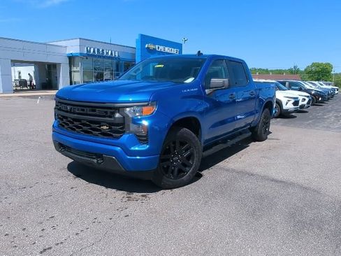 Used 2024 Chevrolet Silverado 1500 Custom w/ Turbomax Blackout Package AWD/4WD image 3