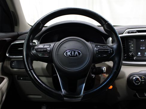 Used 2018 Kia Sorento FWD image 10
