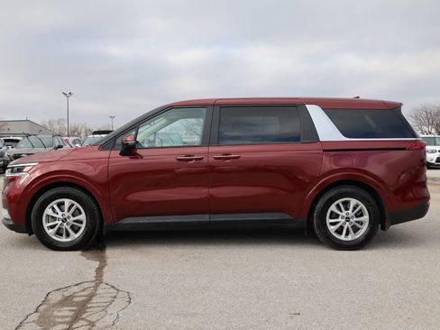 Used 2022 Kia Carnival LX image 8