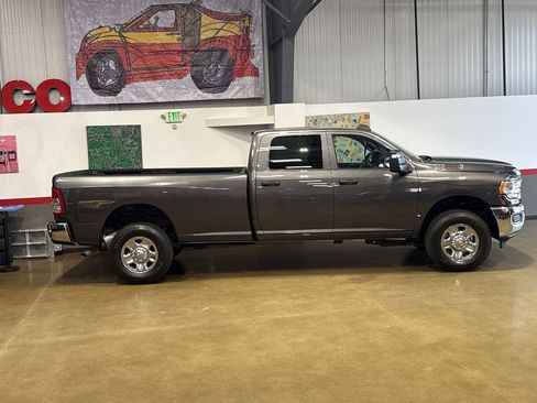 Used 2024 RAM 2500 Tradesman w/ Chrome Appearance Group AWD/4WD image 27