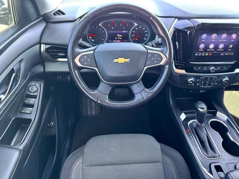 Used 2020 Chevrolet Traverse LT image 21