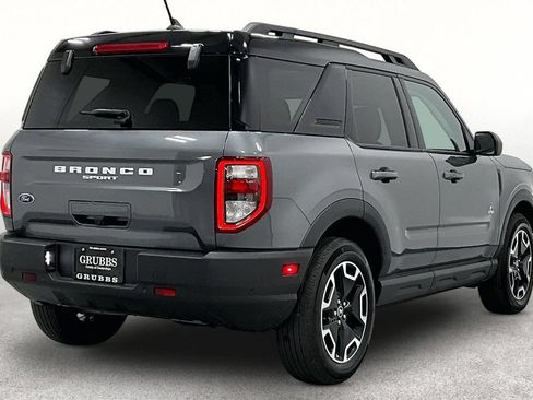 Used 2024 Ford Bronco Sport Outer Banks AWD/4WD image 2