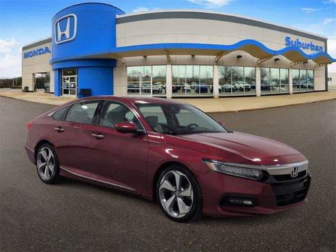 Used 2018 Honda Accord Touring image 2