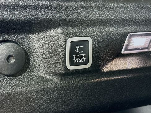 Used 2023 Jeep Grand Cherokee L Limited image 31