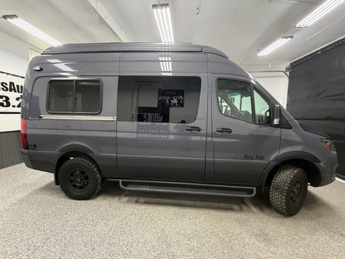 Used 2020 Mercedes-Benz Sprinter 2500 image 2