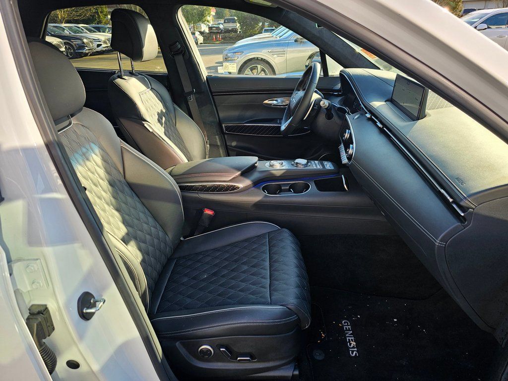 Certified 2025 Genesis GV70 3.5T Sport w/ Sport Prestige Package AWD/4WD image 29