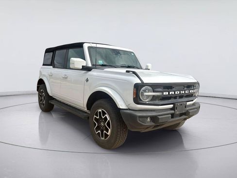 Used 2023 Ford Bronco Outer Banks AWD/4WD image 1