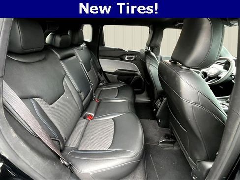 Used 2024 Jeep Compass Latitude image 25