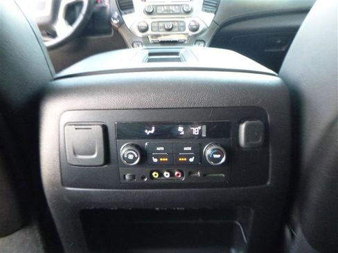 Used 2016 GMC Yukon SLT w/ Open Road Package AWD/4WD image 22