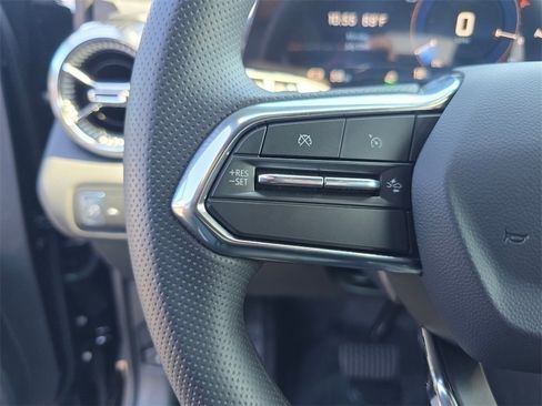 New 2025 Chevrolet Blazer EV LT image 22