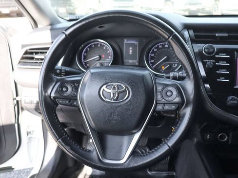 Used 2020 Toyota Camry SE FWD image 23