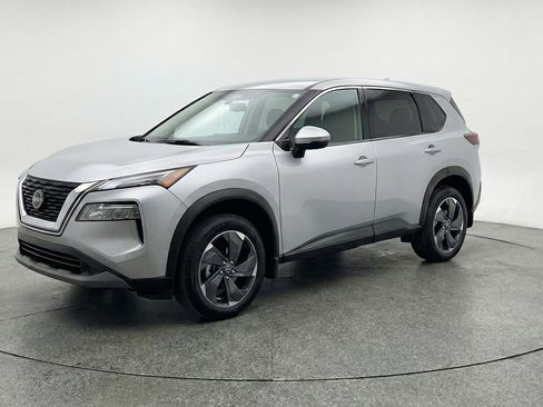 Used 2025 Nissan Rogue SV AWD/4WD image 3