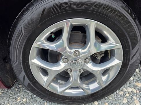 Used 2019 Chrysler Pacifica Limited w/ Advanced Safetytec Group FWD image 10