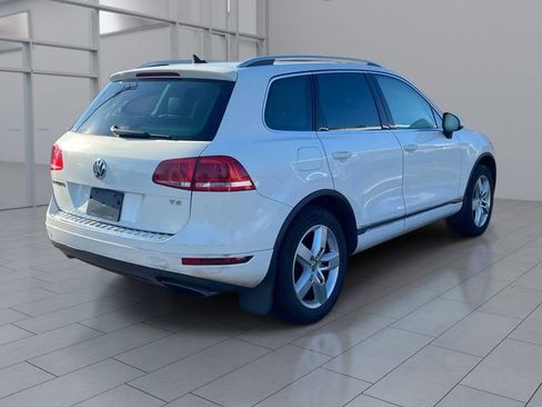 Used 2011 Volkswagen Touareg VR6 image 4