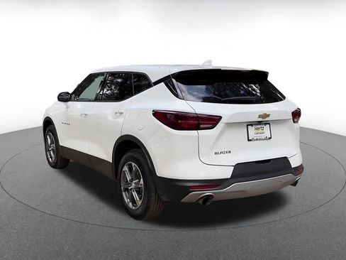 Used 2025 Chevrolet Blazer LT FWD image 11