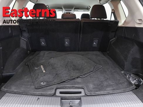 Used 2023 Nissan Rogue S AWD/4WD image 9