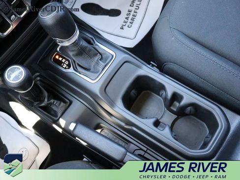 Used 2023 Jeep Wrangler Unlimited AWD/4WD image 37