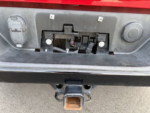 Used 2021 Chevrolet Silverado 1500 LT Trail Boss w/ Convenience Package II image 32