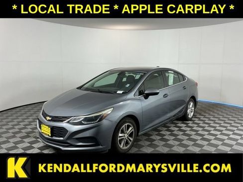 Used 2018 Chevrolet Cruze LT FWD image 1