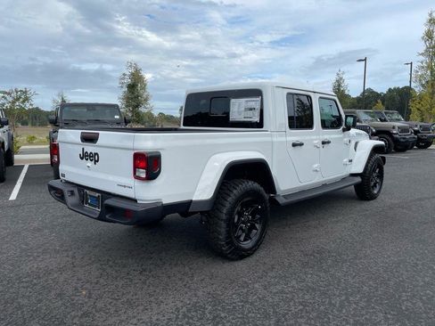 New 2025 Jeep Gladiator High Tide image 32