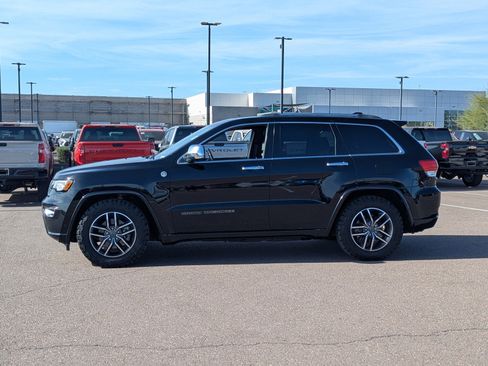 Used 2019 Jeep Grand Cherokee Overland image 3
