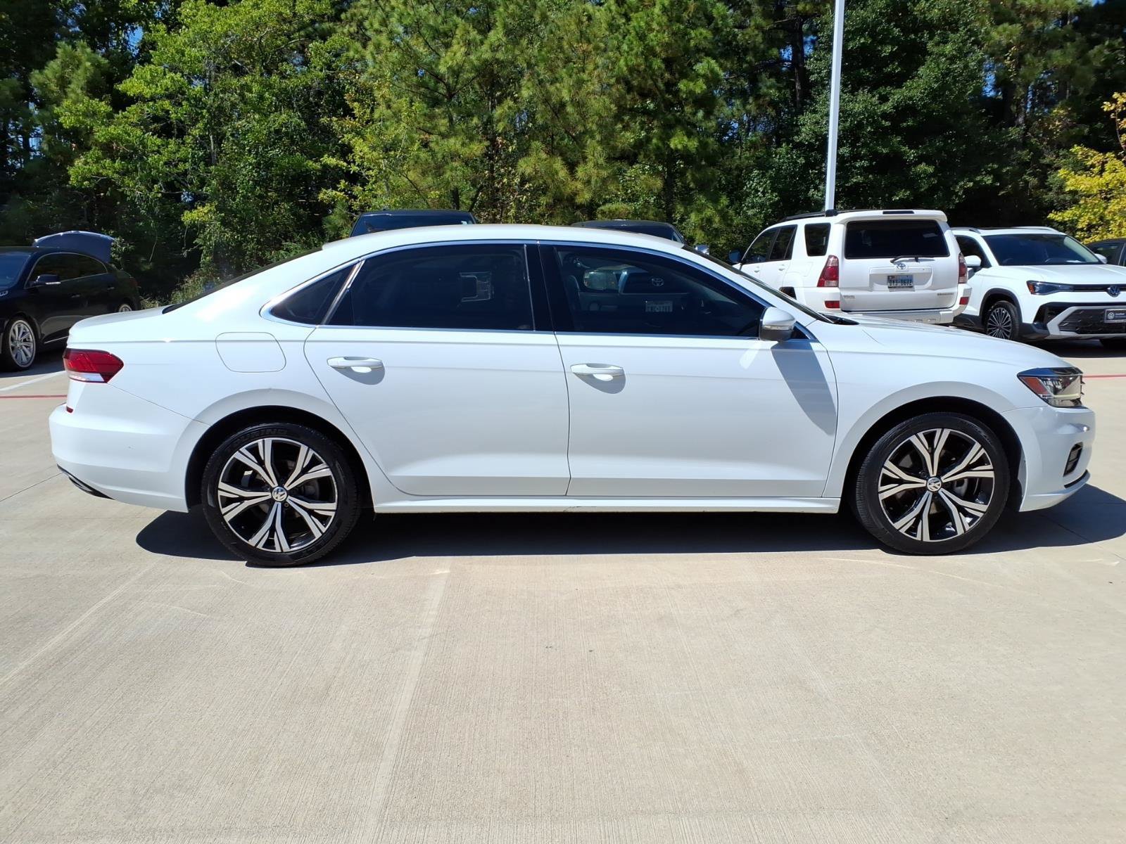 Used 2021 Volkswagen Passat 2.0T SE FWD image 4