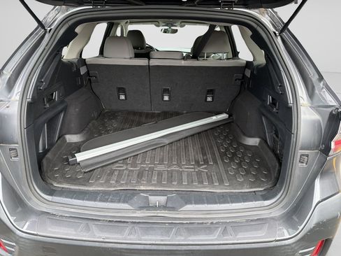 Used 2022 Subaru Outback Premium AWD/4WD image 9